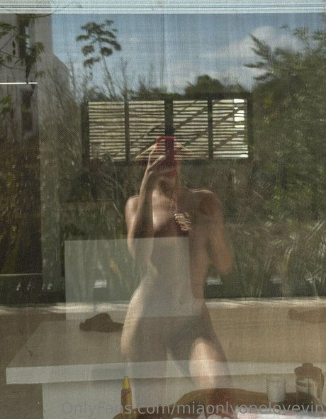miaonlyonelovevip onlyfans naked pics