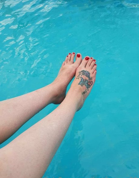 footfantasy35 topless onlyfans