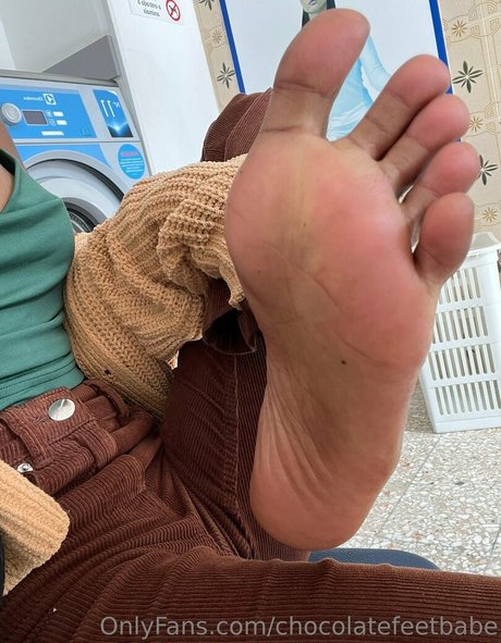 chocolatefeetbabe tits onlyfans