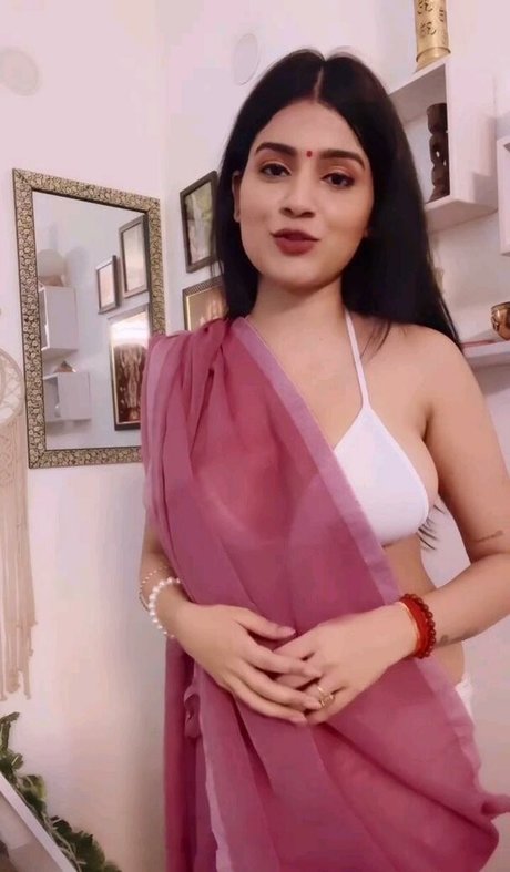 Nidhi Chaudhary only fans pictures