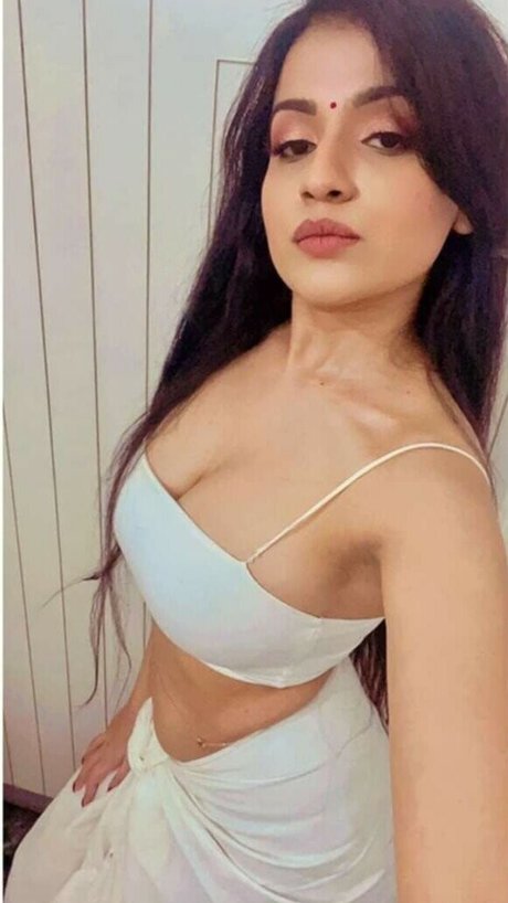 Nidhi Chaudhary onlyfans sex tape