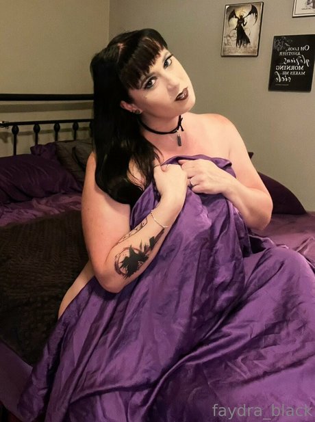 chatting onlyfans sexy naked depiction