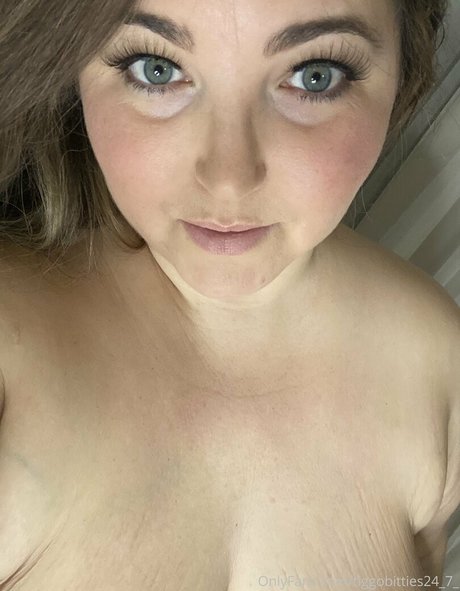 tiggobitties24 7_ onlyfans nudes