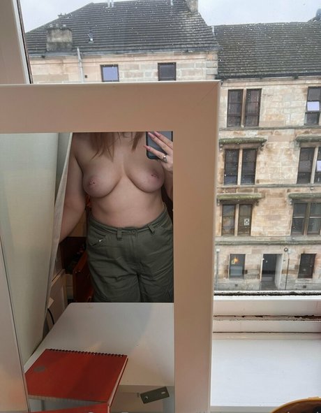 littlegreenghoul onlyfans model