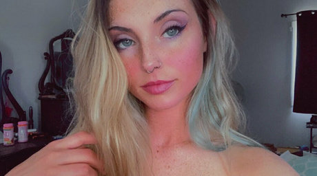 babynug9820 onlyfans striptease