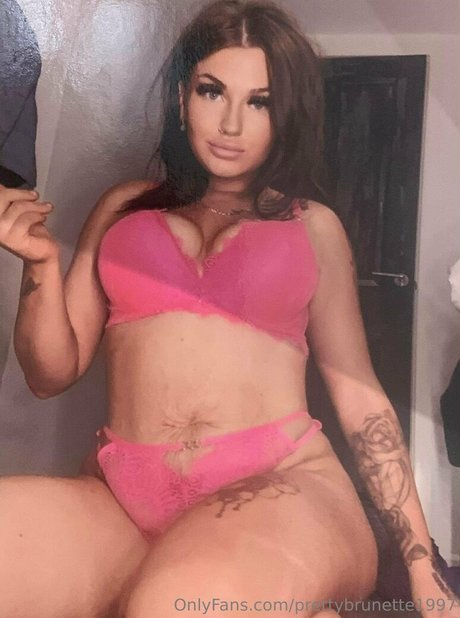 prettybrunette1997 onlyfans leakes