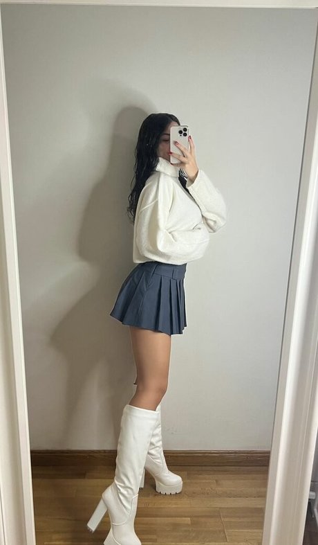 miiriiamherrero onlyfans strip tease