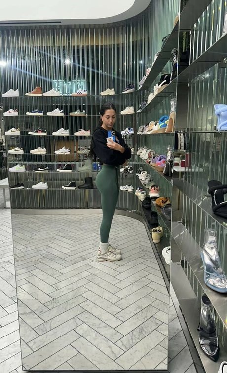 builtbybells onlyfans naked pics