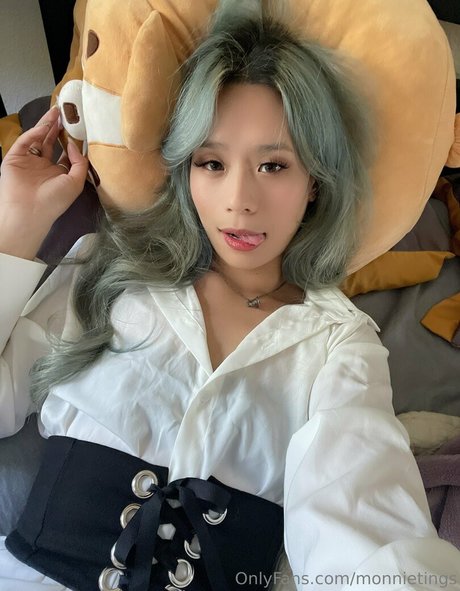 monnietings only fans pics