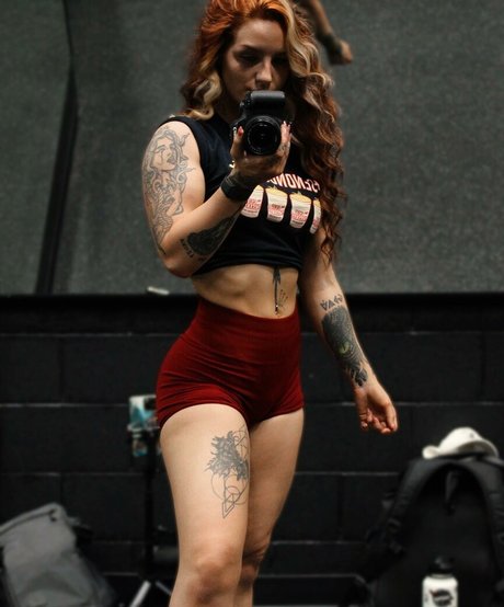 Natasha Gillem nude onlyfans