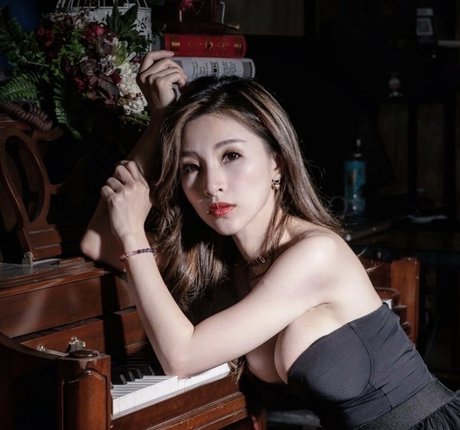 nianlin onlyfans content type