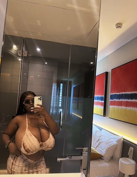 Chanel La Croix onlyfans nude