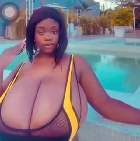 Chanel La Croix onlyfans strip tease