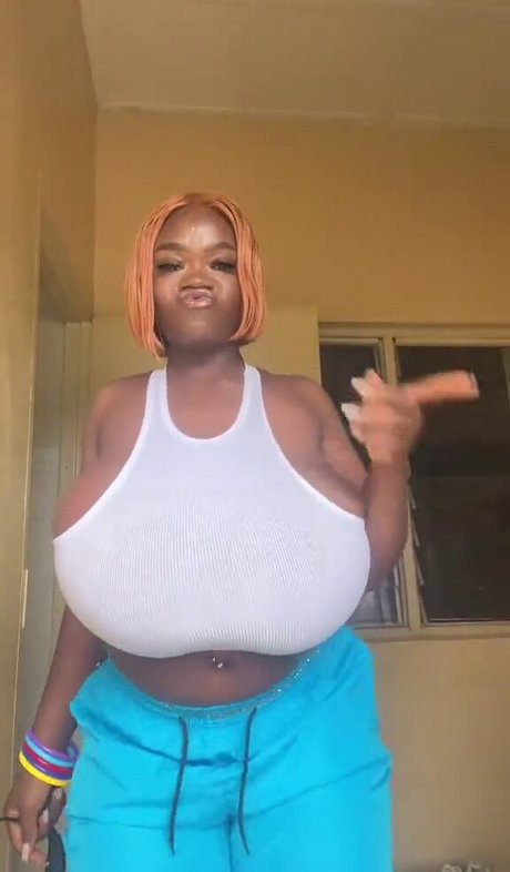 Chanel La Croix onlyfans striptease