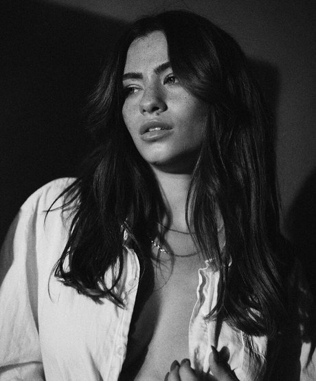 Shay Baradut onlyfans model photo