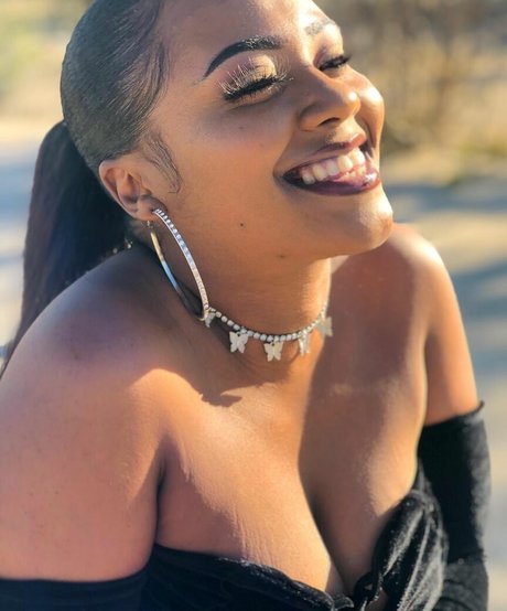 Bella Batista onlyfans nude