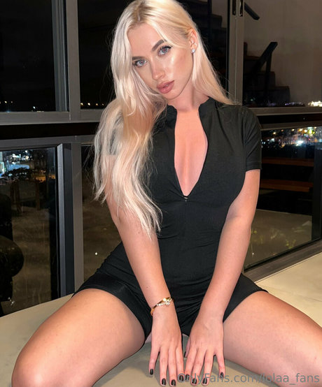 beautiful feet onlyfans erotic portrayal