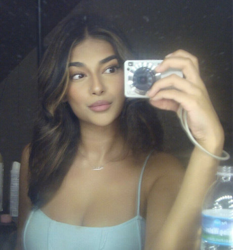 Deena Uddin onlyfans ass