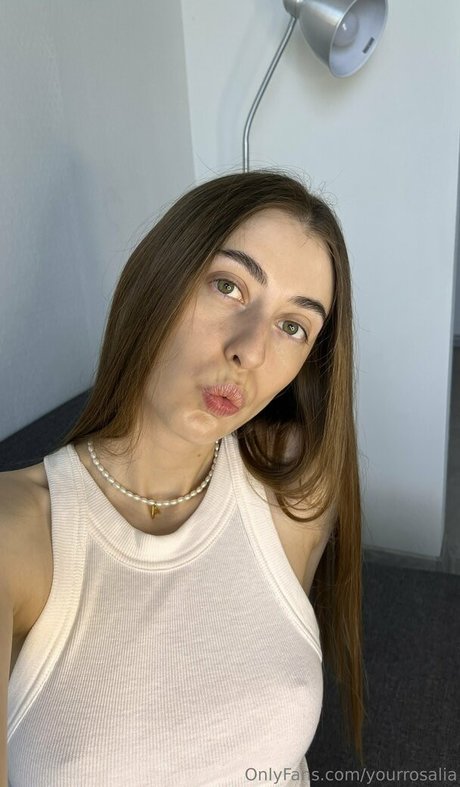 yourrosalia topless onlyfans