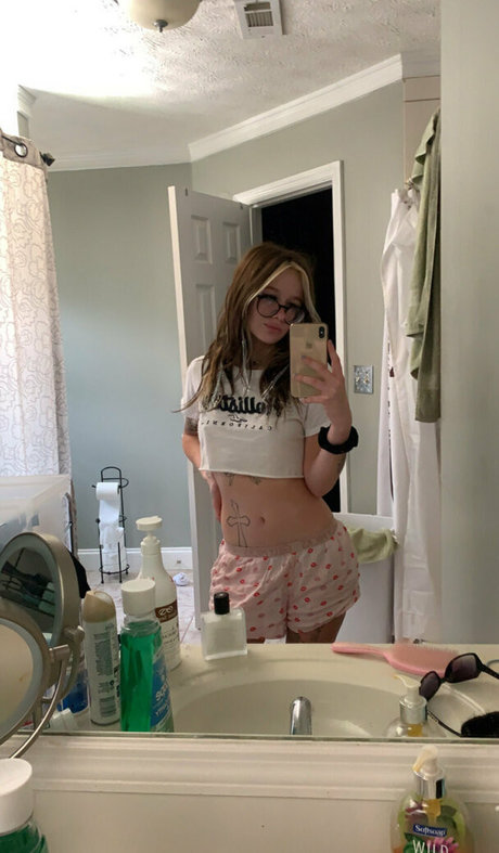 madinoelll onlyfans naked