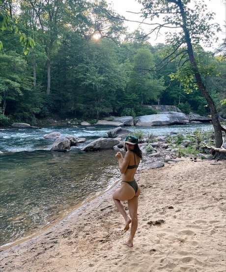 Shhhleah only fans review