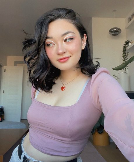 Mxmtoon only fans xxx