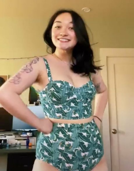 Mxmtoon onlyfans sextape leak