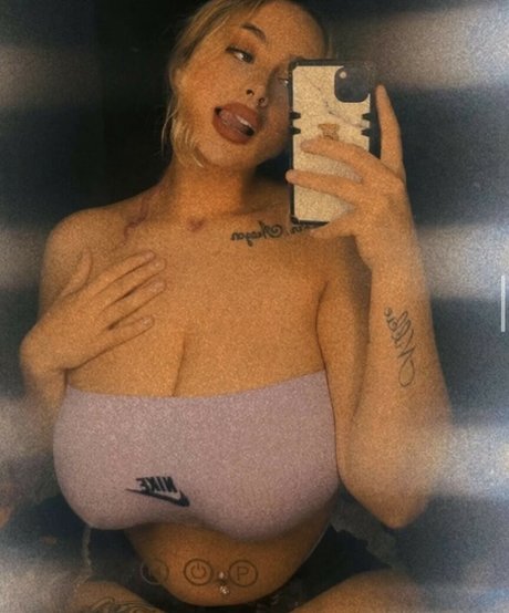 Bubble Bella onlyfans leak nudes