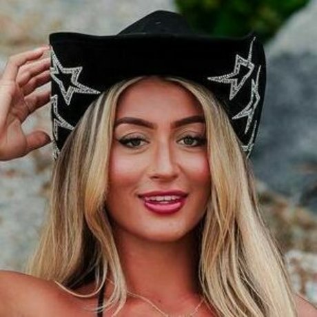 karissaa bauzonn onlyfans picture