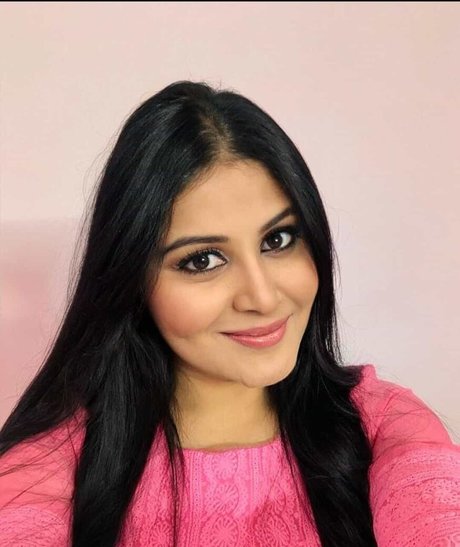 Damini Arora onlyfans leaks porn