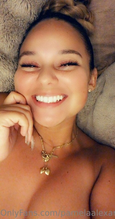 pamelaalexandrasurprise onlyfans tits