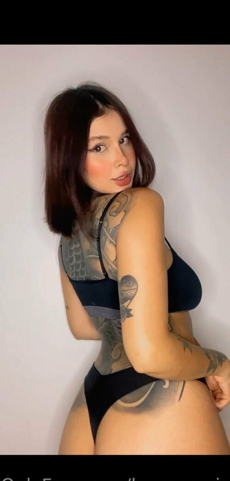 Laura Garcia onlyfans striptease