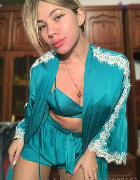 sandraa love leaked onlyfans nude