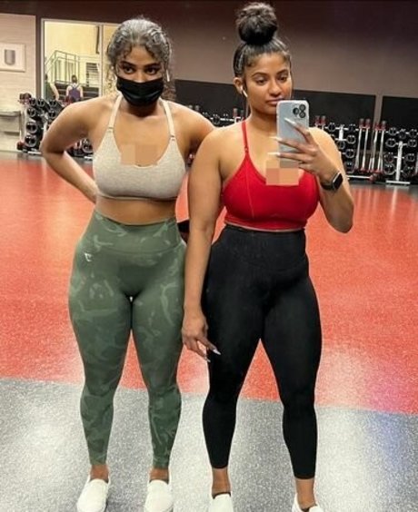 Sh33Natay onlyfans leak ass