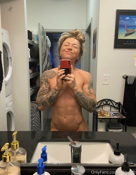 lizanne1995 naked onlyfans pics