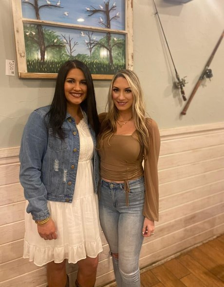 Aisley Montgomery sexy onlyfans