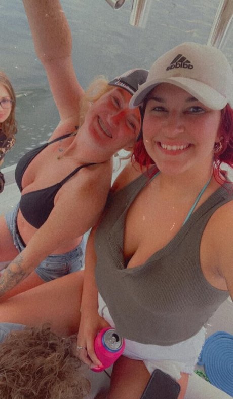 Aisley Montgomery only fans photos