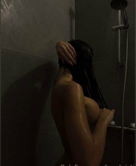 female muscle onlyfans hd self-portrait