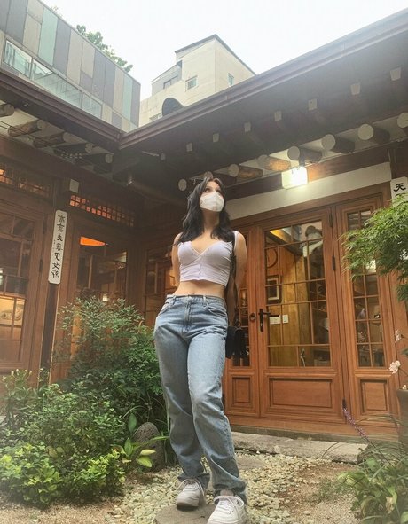 lewdkumi onlyfans model photo