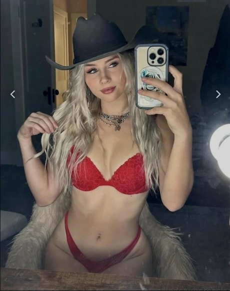 lindsaybercosky onlyfans hot