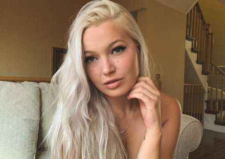 lexaaknox onlyfans strip tease