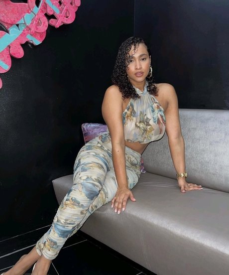 Pink besos onlyfans.