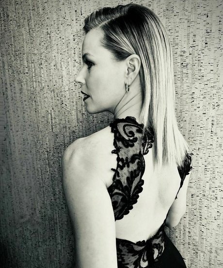 Elizabeth Banks leaked onlyfans pics