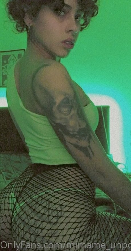 thequeenwithcurls only fans nude