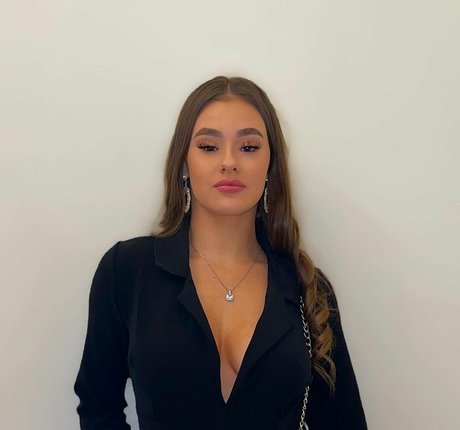 Sydney Etherington onlyfans nude pics