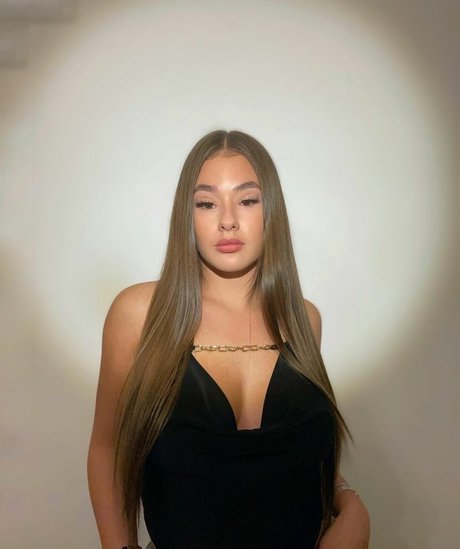 Sydney Etherington feet onlyfans