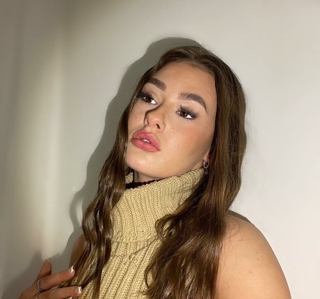 Sydney Etherington naked onlyfans pics