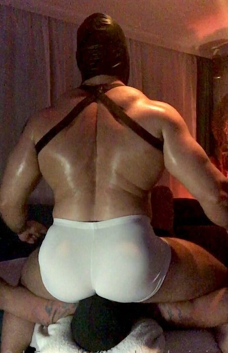 muscle submission onlyfans nude