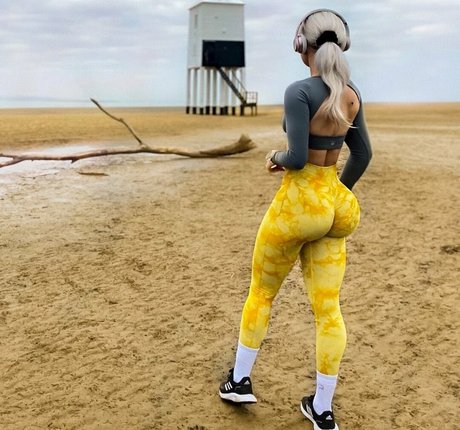 Zara Louisa pics onlyfans