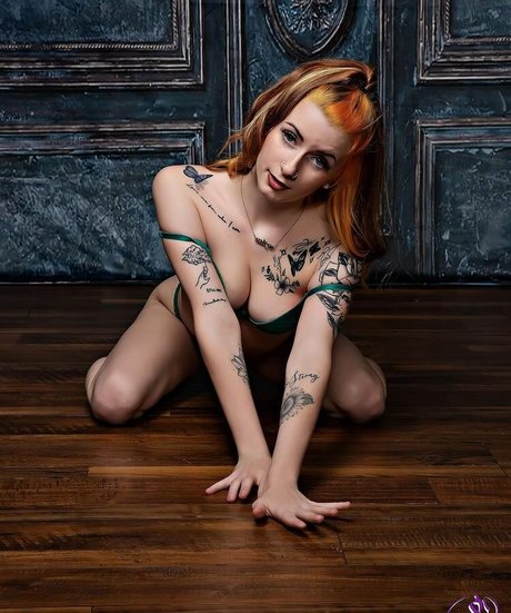 Minnietheentertainer only fans nude